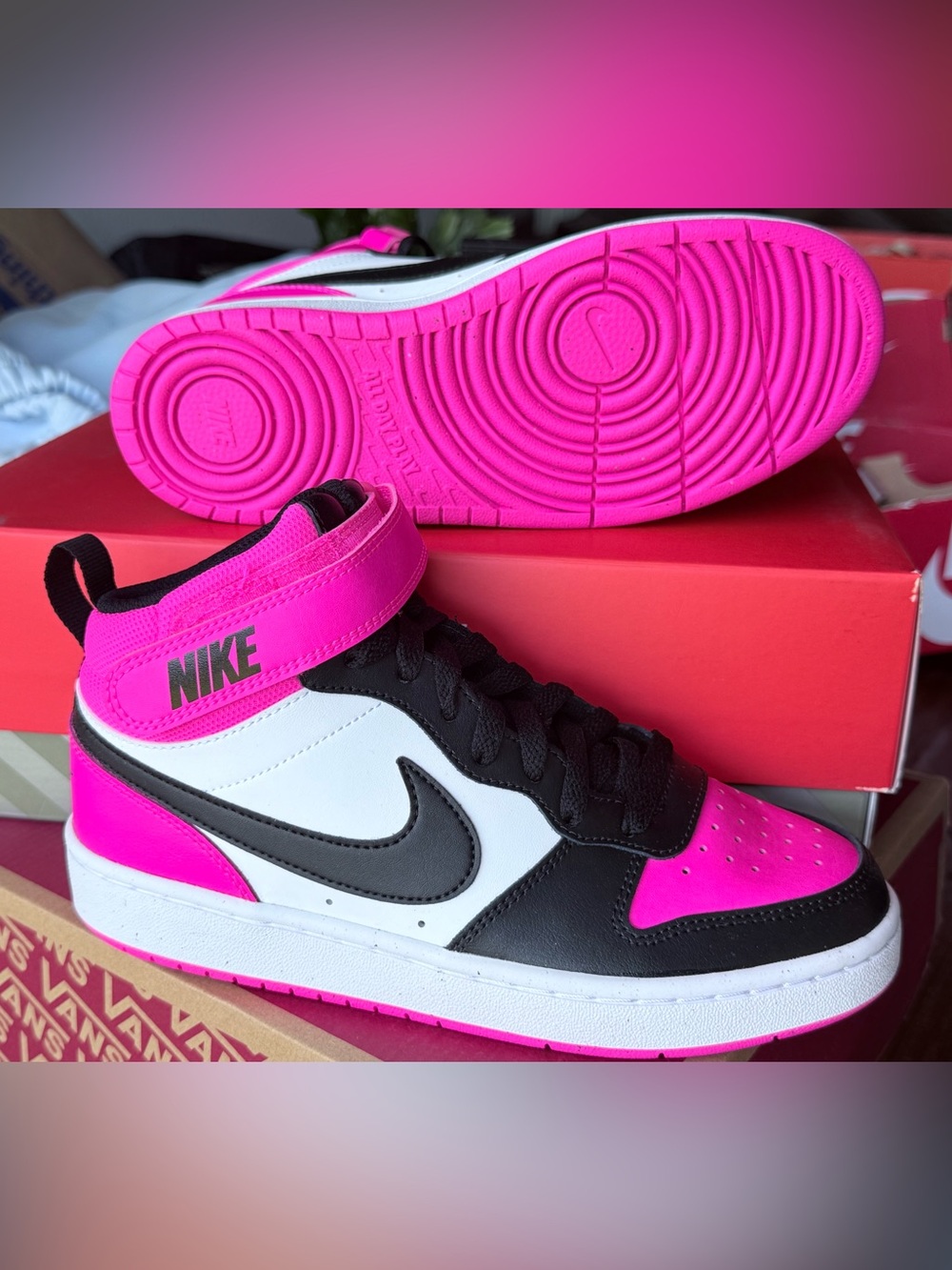 Nike Court Borough Mid 2